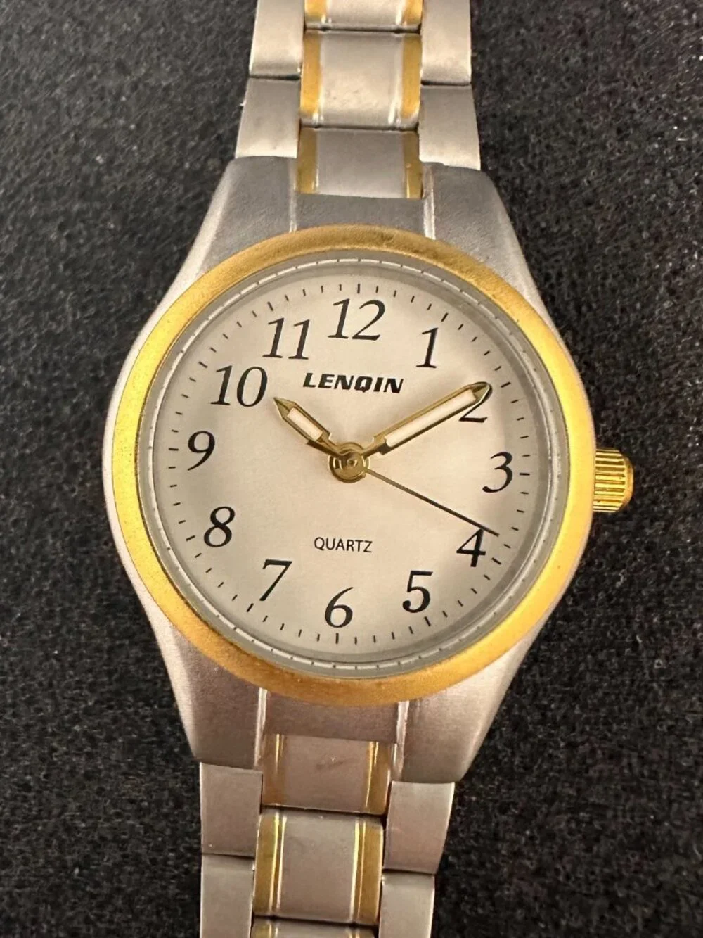 Lenqin Watch Women Two Tone Silver Gold White Dial Round 25MM New Battery 6.5